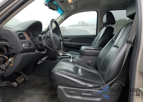 2007 Chevrolet Suburban C2500 z USA, uszkodzony, nr VIN 3GNGC26K17G166826